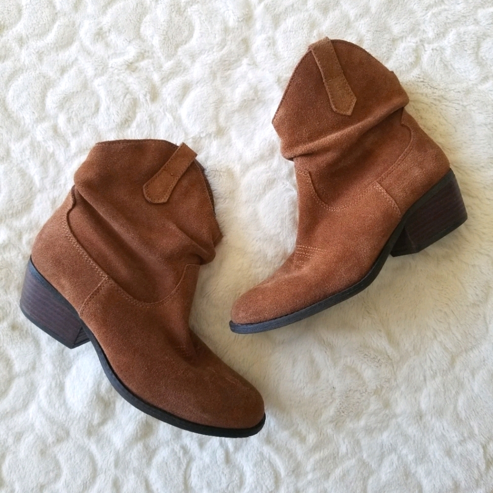 White Mountain Brown Suede Ankle Cowboy Boots